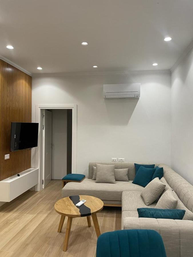City Center Apartment Kafe Flora Tirana Buitenkant foto