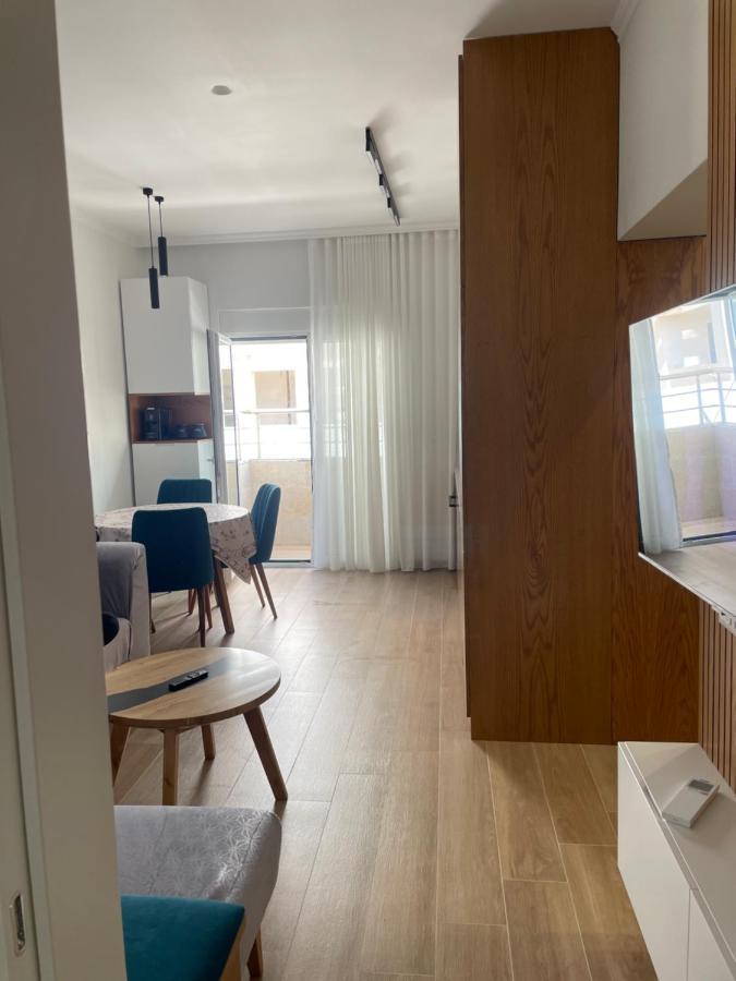 City Center Apartment Kafe Flora Tirana Buitenkant foto