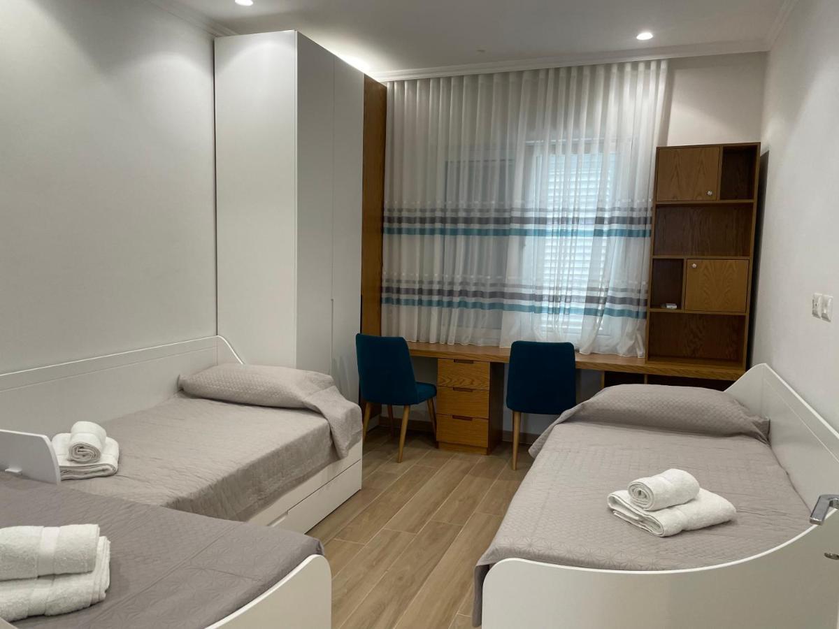 City Center Apartment Kafe Flora Tirana Buitenkant foto