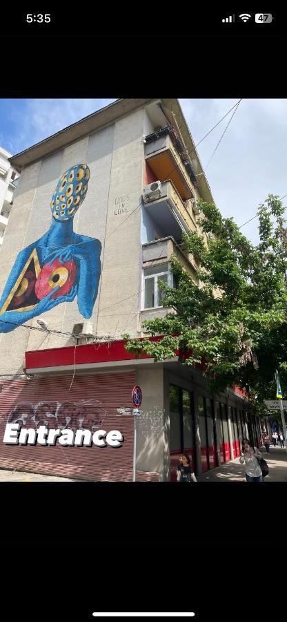 City Center Apartment Kafe Flora Tirana Buitenkant foto